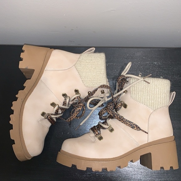 Sugar Fella lug sole boots.  Size 8.5 - Picture 6 of 9